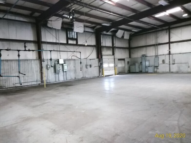 More Photos Of 400 Ingham Ave, Blasdell Light Distribution For Lease