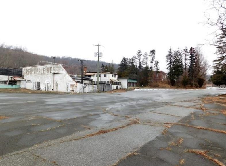 More Photos Of 974 Route 17, Southfields Restaurant For Sale