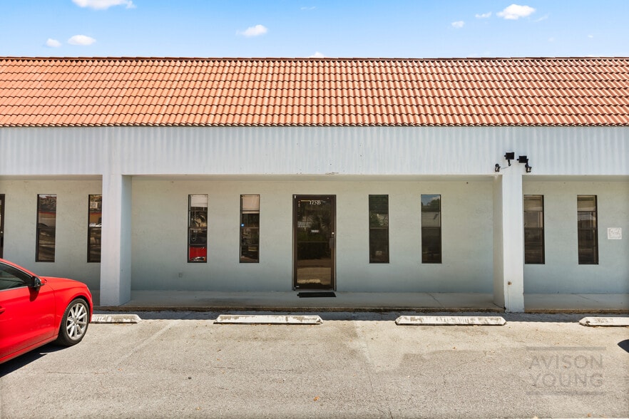 More Photos Of 175 Semoran Commerce Pl, Apopka Light Distribution For Sale