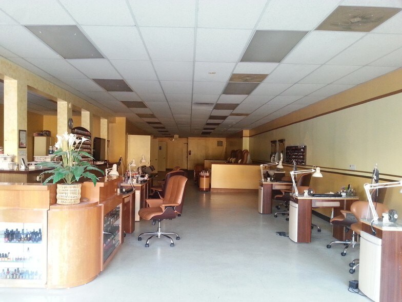 More Photos Of 19 W Bel Air Ave, Aberdeen Storefront For Lease