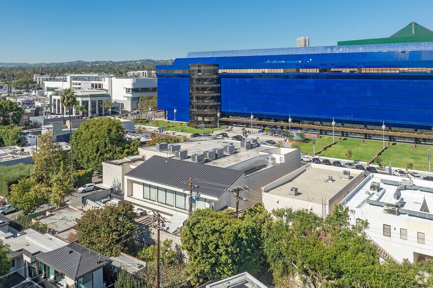 More Photos Of 8650 Melrose Ave, West Hollywood Freestanding For Lease