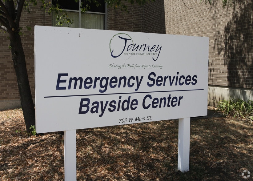 More Photos Of 702 W Main St, Madison Medical For Sale