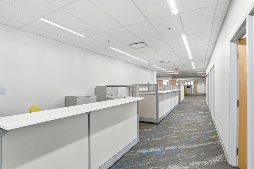 More Photos Of 15 Roszel Rd, West Windsor Office For Sale