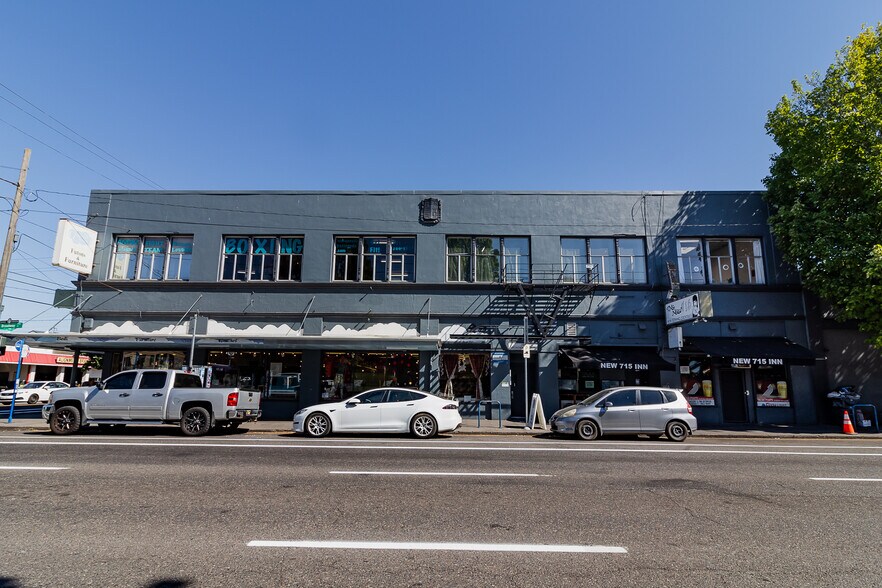 Primary Photo Of 701-707 NE Broadway St, Portland General Retail For Sale