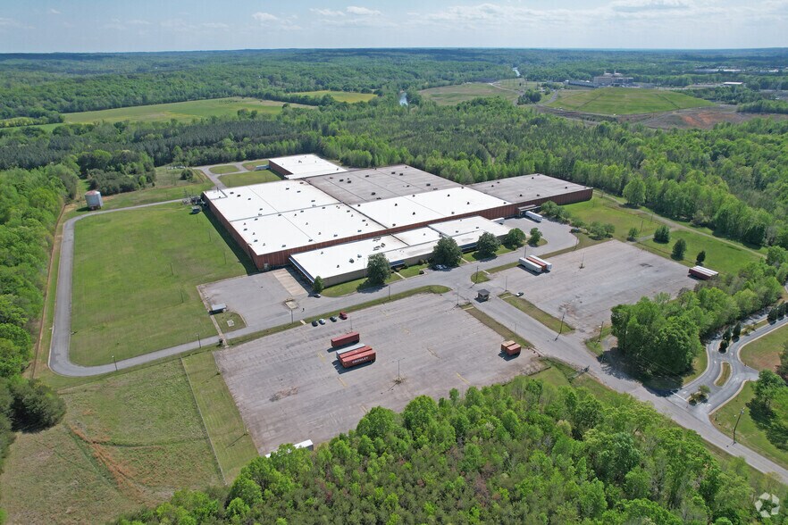 Primary Photo Of 572 S New St, Eden Distribution For Lease