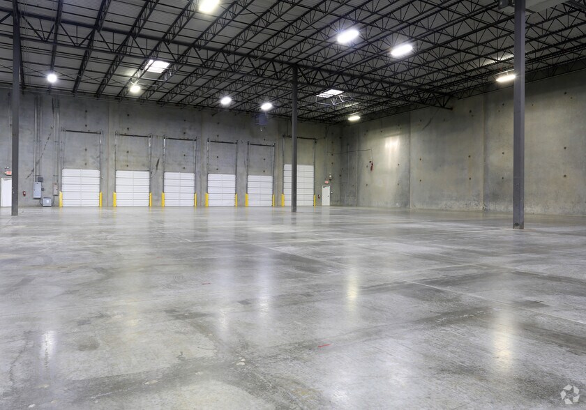 More Photos Of 1305 N Watters Rd, Allen Warehouse For Lease