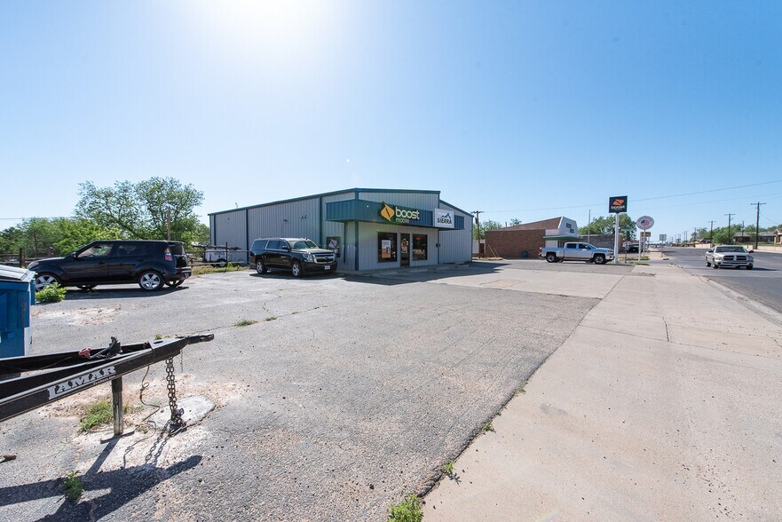 More Photos Of 1211 Lamar St, Sweetwater Flex For Sale