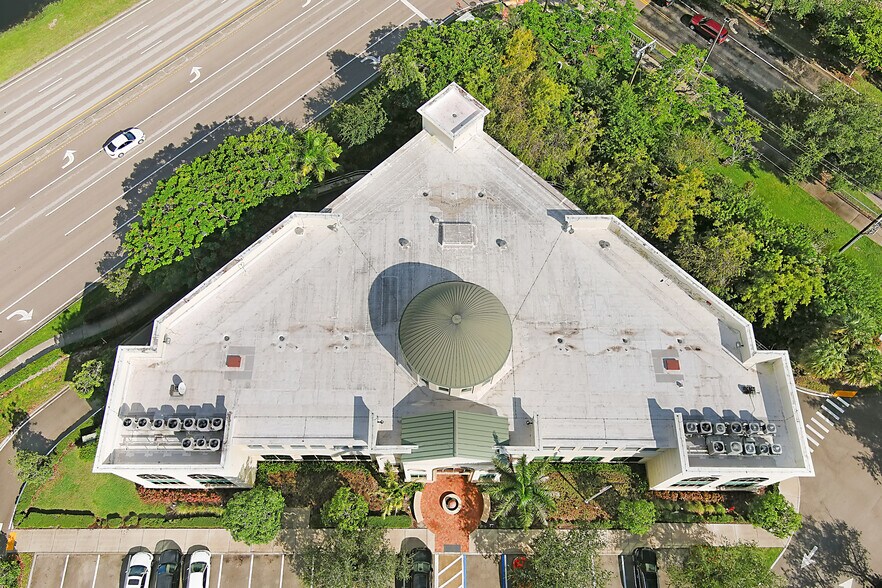 More Photos Of 3021 N Airport Pulling Rd, Naples Office For Sale