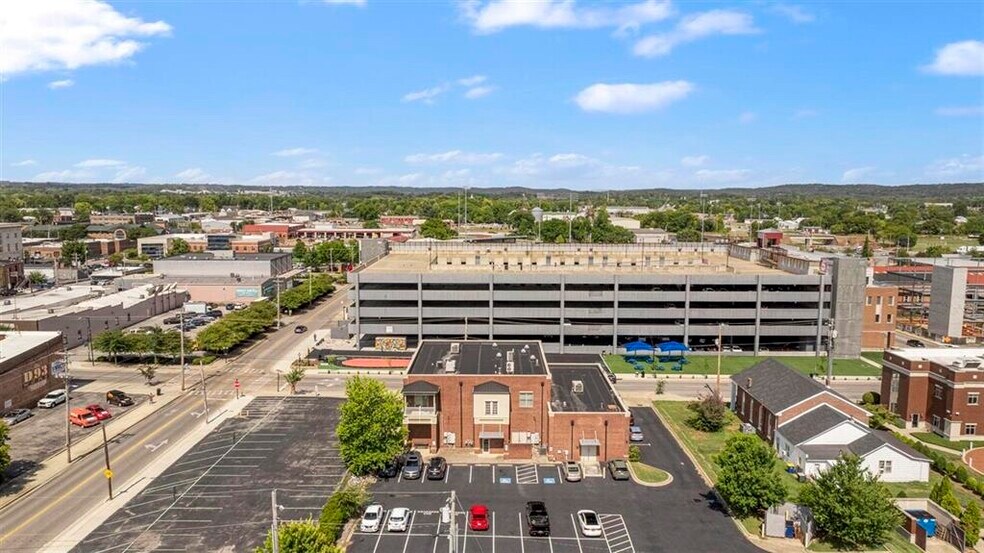 More Photos Of 728 College St, Bowling Green Office For Sale