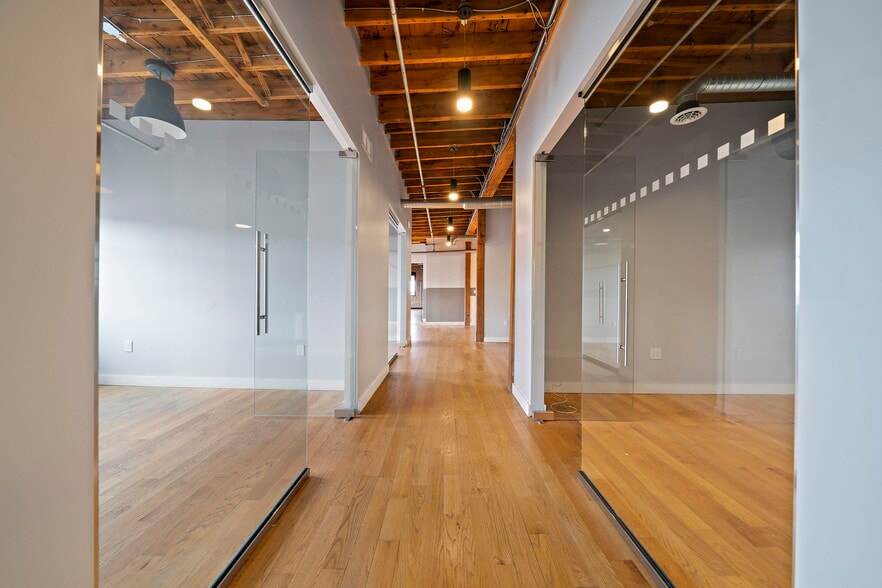 More Photos Of 12-16 Ericsson St, Boston Warehouse For Lease