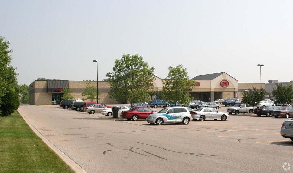 More Photos Of 2502 Shopko Dr, Madison Supermarket For Lease