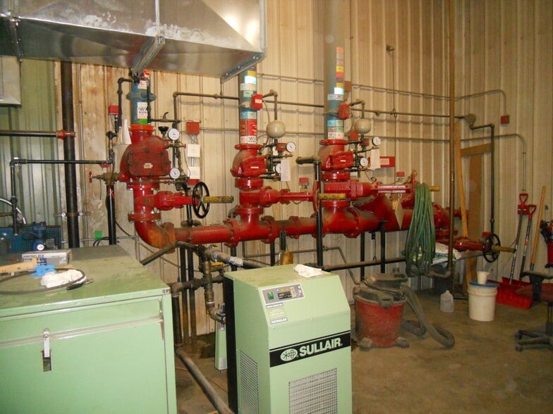 More Photos Of 10 Precision Dr, North Springfield Industrial For Lease
