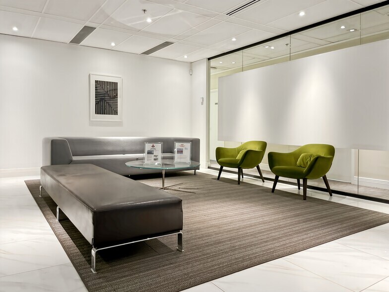 More Photos Of 1100 Boul Crémazie E, Montréal Coworking Space