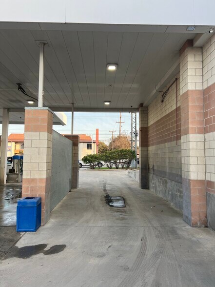 More Photos Of 12343 West Ave, San Antonio General Retail For Sale