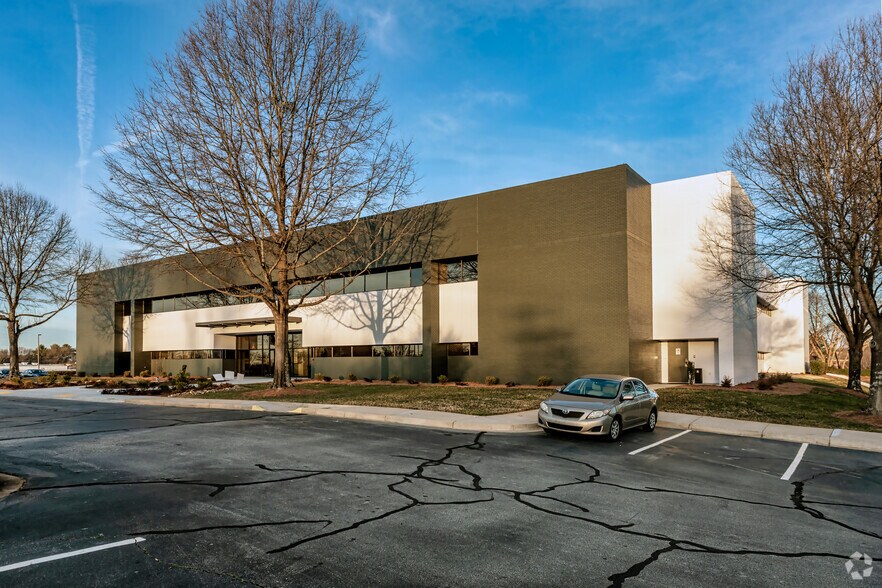 More Photos Of 1001 Keys Dr, Greenville Medical For Lease