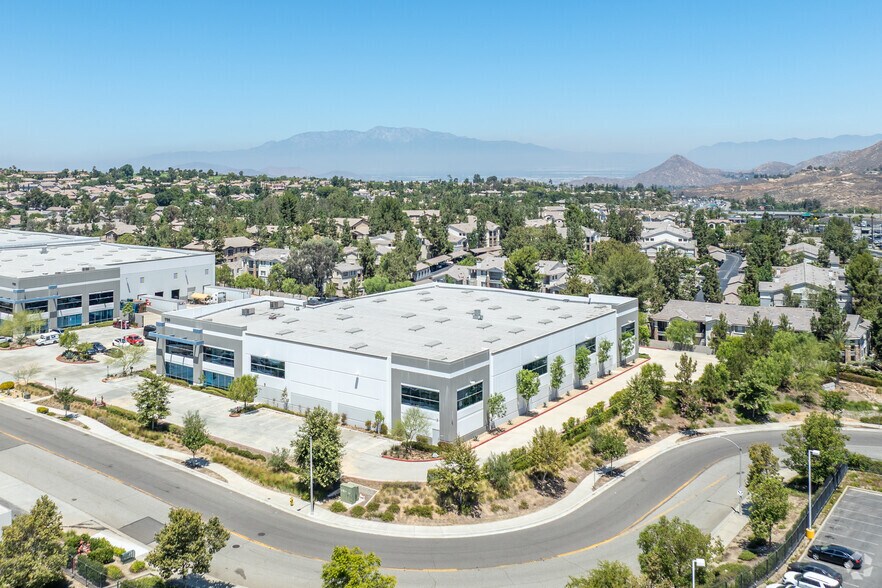 More Photos Of 1780 Dan Kipper Dr, Riverside Distribution For Lease