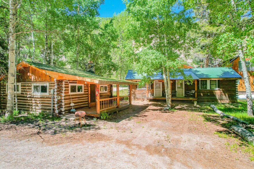 More Photos Of 860 County Road 142, Lake City Hotel For Sale