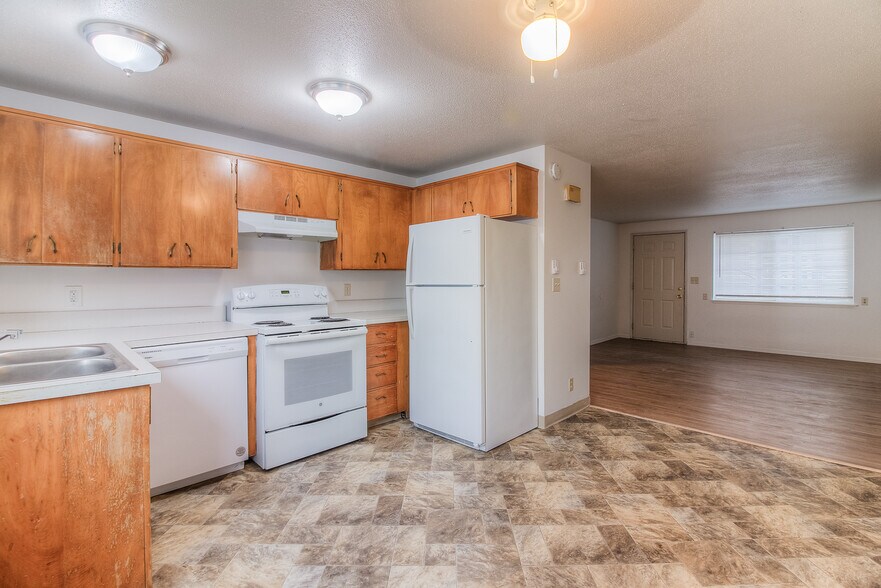 More Photos Of 8-10 S 11th Ave, Yakima Apartments For Sale