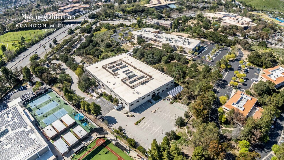 More Photos Of 4553 La Tienda Rd, Westlake Village Light Manufacturing For Sale