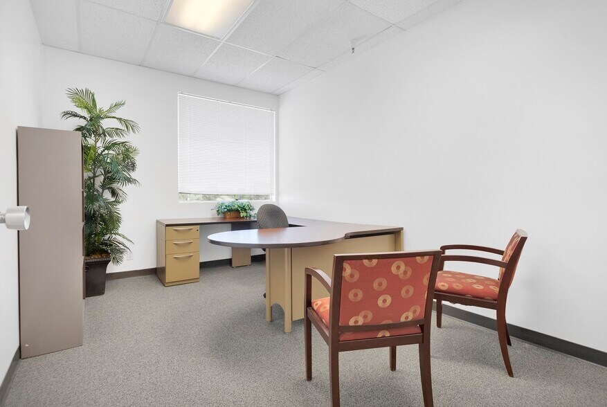 More Photos Of 15490 Civic Dr, Victorville Office For Lease