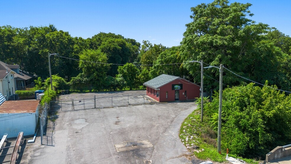 More Photos Of 5409 Charlotte Pike, Nashville Auto Dealership For Lease