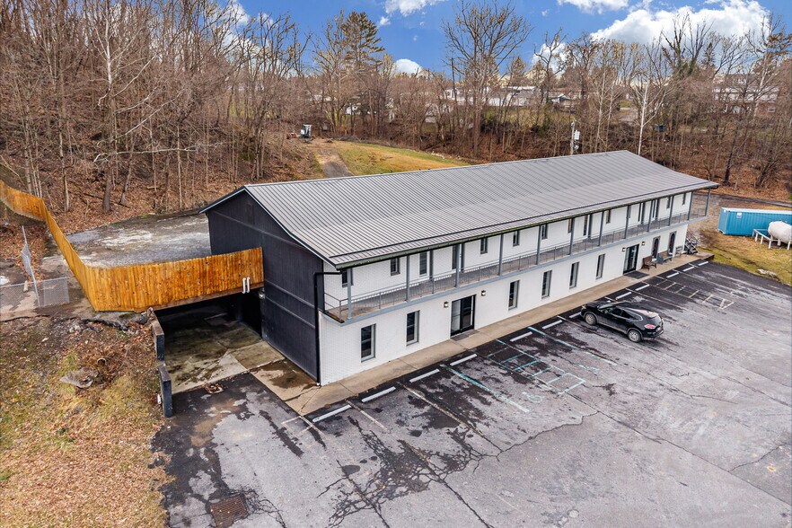 More Photos Of 417 Holland Ave, Morgantown Storefront Retail Office For Lease