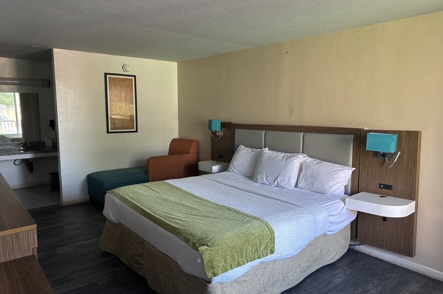 More Photos Of 1365 W Grant Rd, Tucson Hotel For Sale