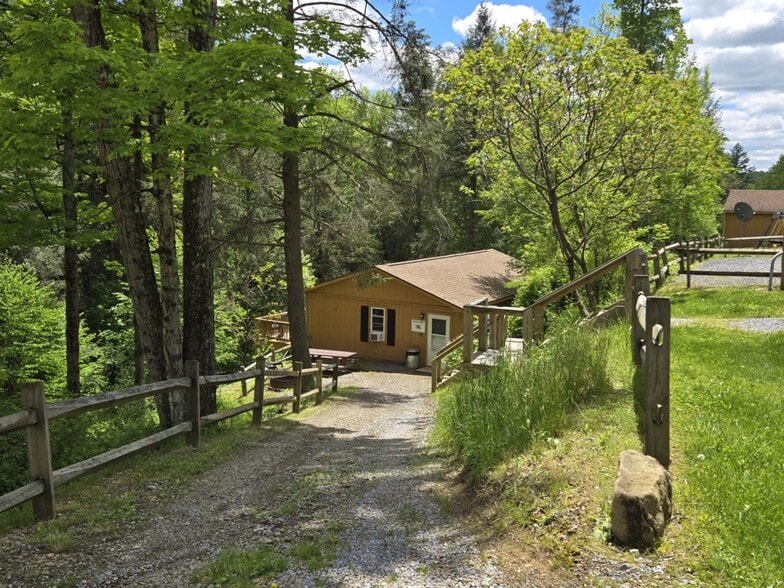 More Photos Of 1997 Rock Hill Rd, Weedville Hotel For Sale