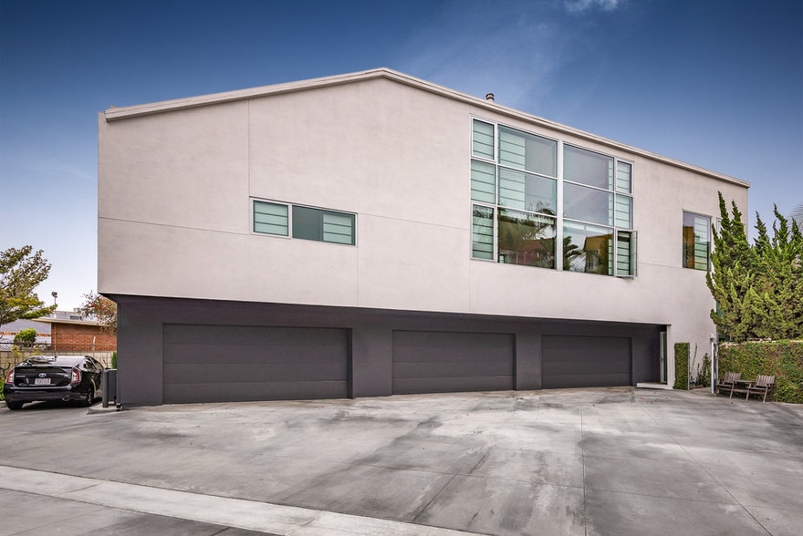 More Photos Of 2100 Abbot Kinney Blvd, Venice Office For Lease