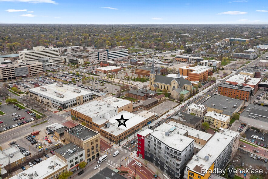 Primary Photo Of 200 S Division Ave, Grand Rapids Storefront Retail Office For Lease