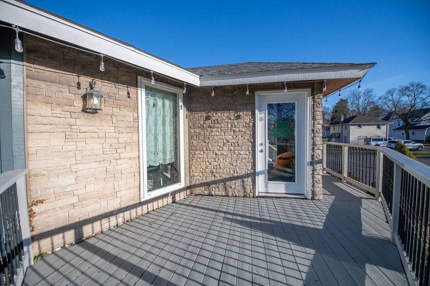 More Photos Of 411 W Canal St, Malvern General Retail For Sale