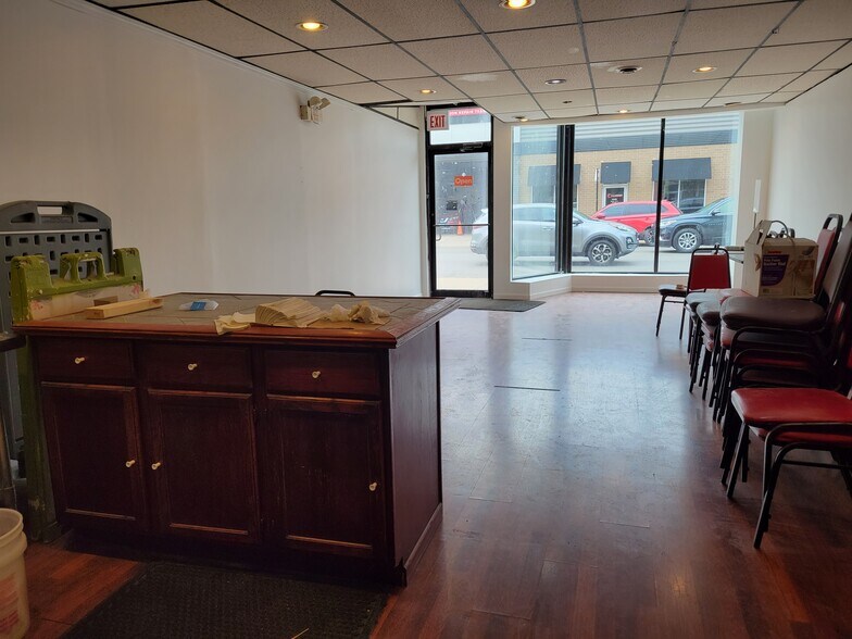 More Photos Of 5349-5353 W Belmont Ave, Chicago Storefront For Sale