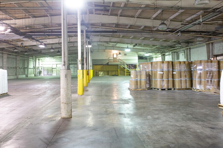 More Photos Of 1550 Phillips St, Dyersburg Manufacturing For Lease