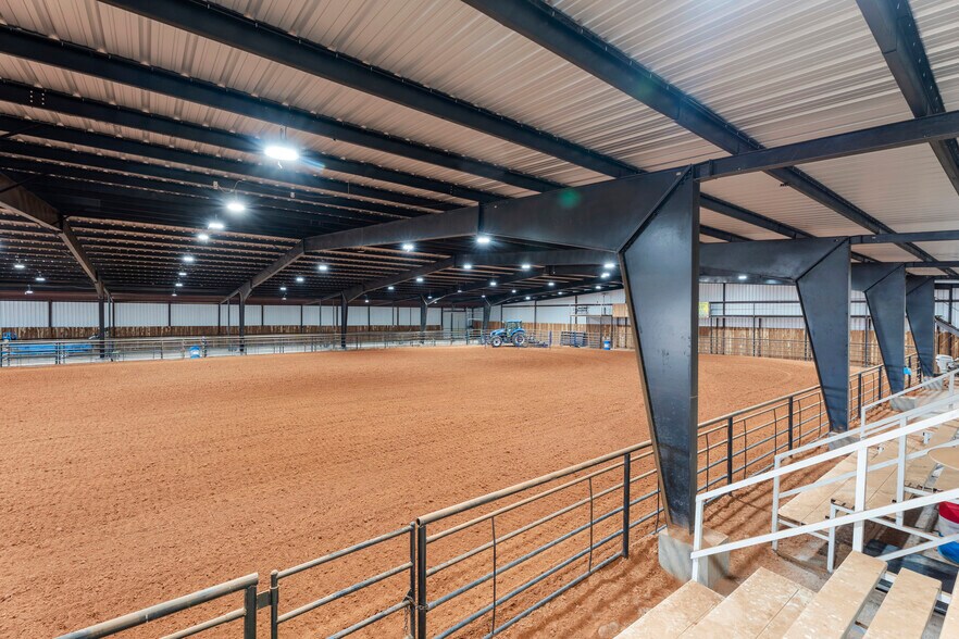 More Photos Of 13354 E 520 Rd, Colcord Sports And Entertainment For Sale