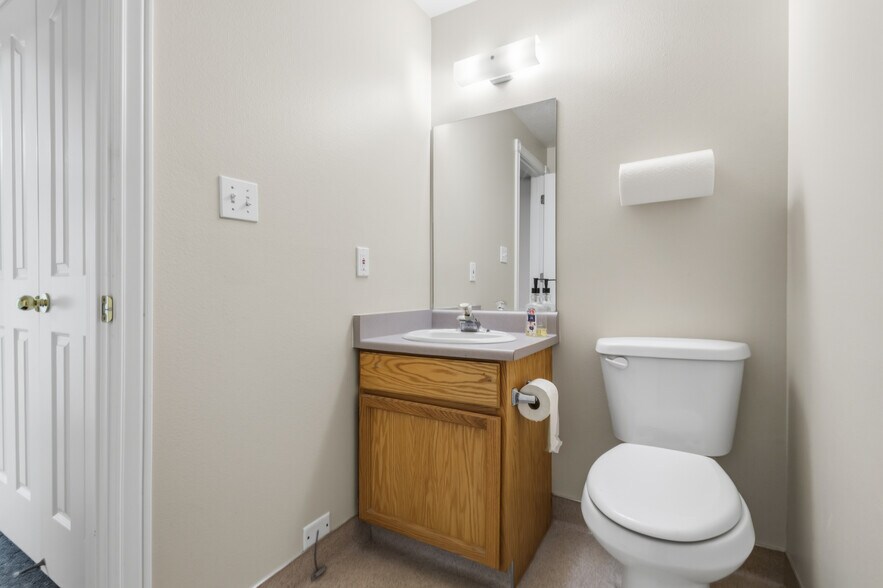 More Photos Of 1372 S 740 E, Orem Office For Lease