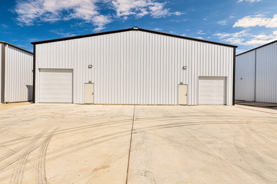 More Photos Of 11555 Gaston, Katy Industrial For Lease