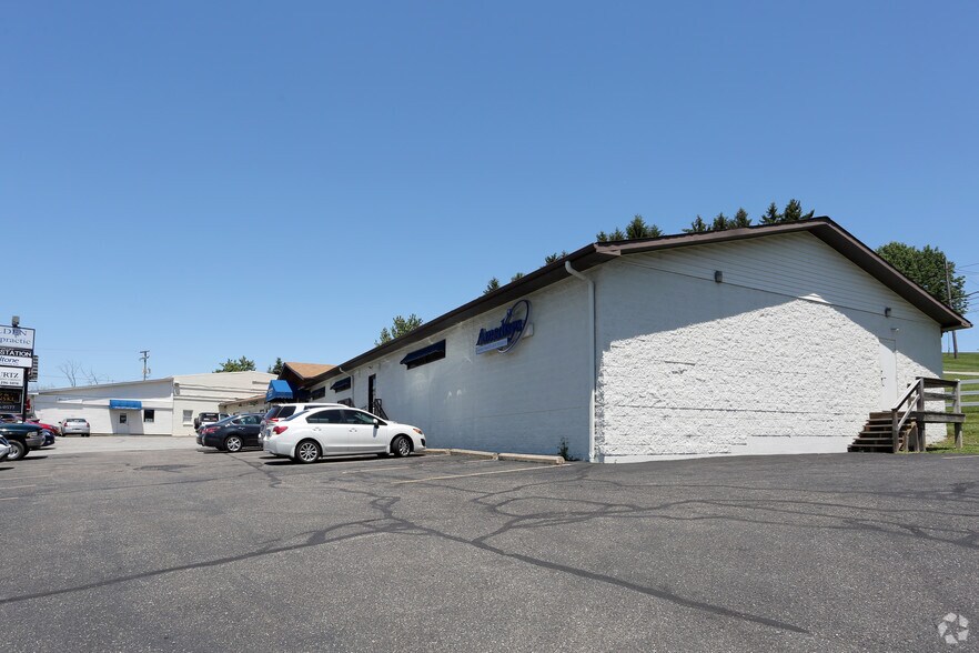 Primary Photo Of 52171 National Rd, Saint Clairsville Office For Lease