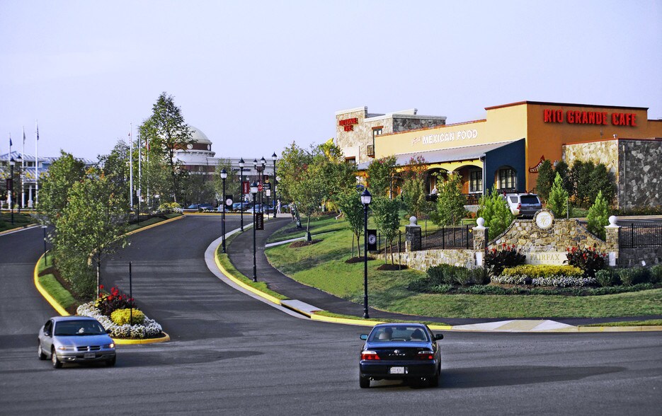 Primary Photo Of 11951 Grand Commons Ave, Fairfax Freestanding For Lease