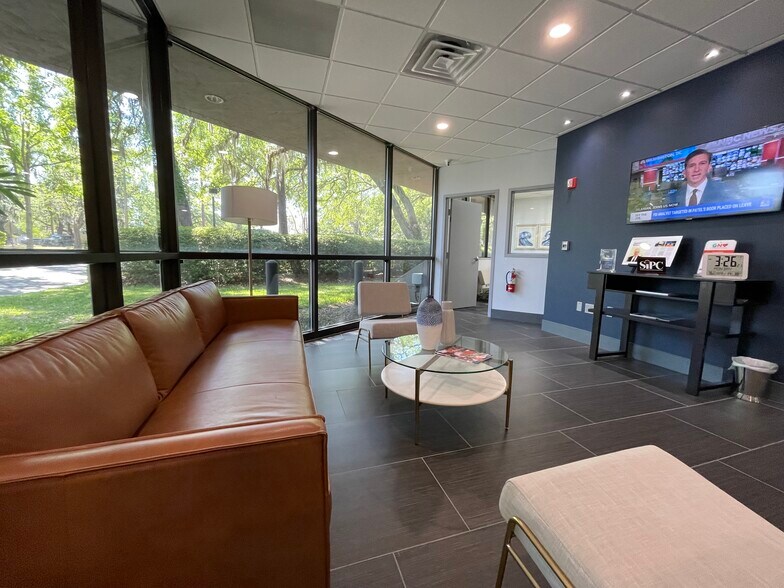 More Photos Of 2511 NW 41st St, Gainesville Office For Sale