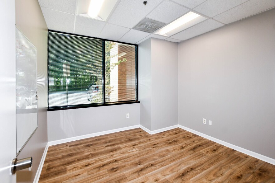 More Photos Of 12150 Annapolis Rd, Glenn Dale Medical For Lease