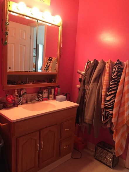 More Photos Of 1426 W River Rd, Waterloo Township Apartments For Lease