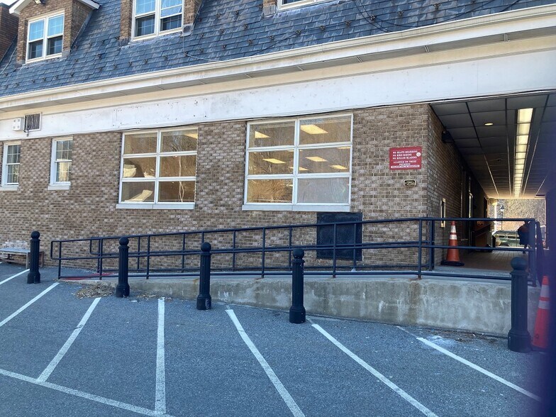 More Photos Of 75 S Greeley Ave, Chappaqua Office For Lease