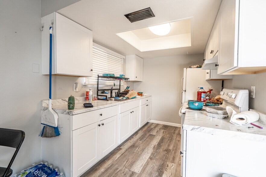 More Photos Of 8108 N 33rd Dr, Phoenix Multifamily For Sale