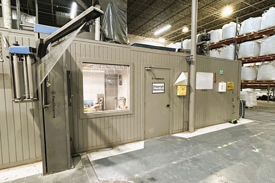 More Photos Of 1916 Gallagher Dr, Sherman Warehouse For Sale