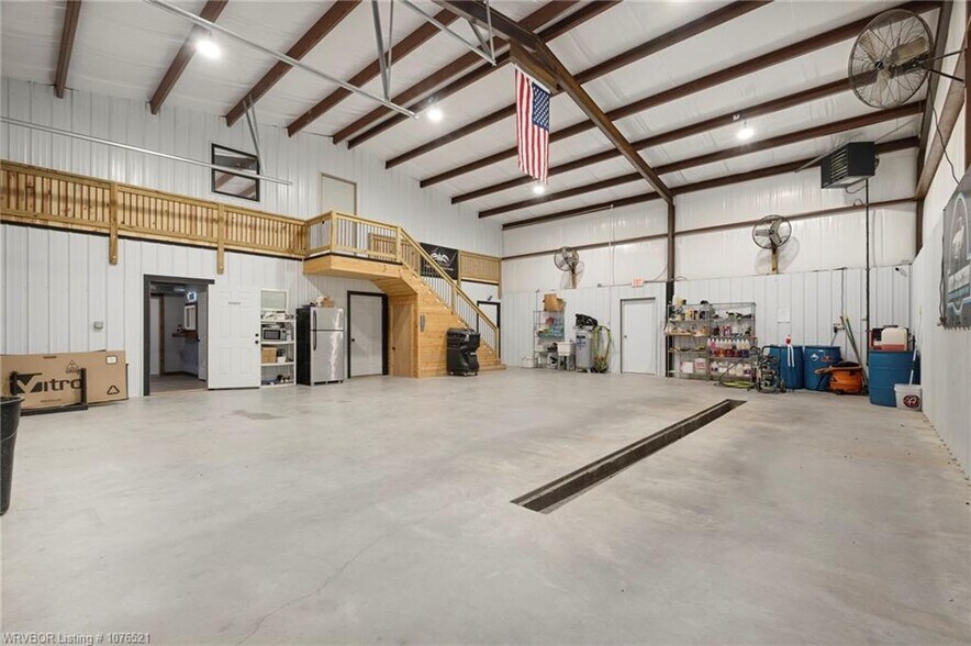 More Photos Of 209 S Broadway St, Stigler Flex For Sale