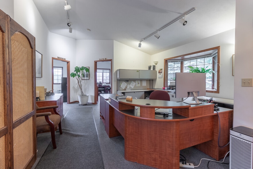 More Photos Of 375 N McClellan Ave, Marquette Office For Sale