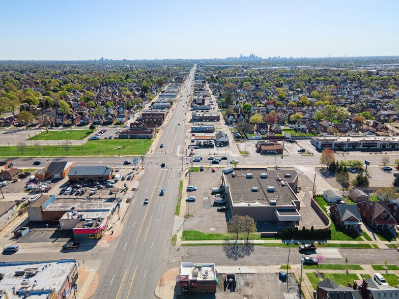 More Photos Of 13601 W Warren Ave, Dearborn Drugstore For Sale