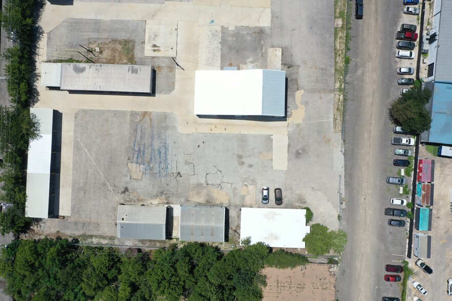 More Photos Of 1605 Century St, Pflugerville Manufacturing For Lease