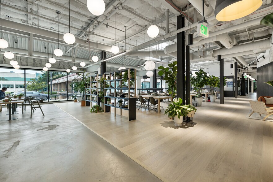 More Photos Of 17190 Bernardo Center Dr, San Diego Coworking Space