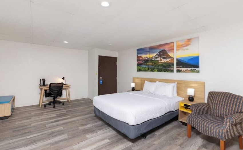 More Photos Of 109 16th St, Wheatland Hotel For Sale